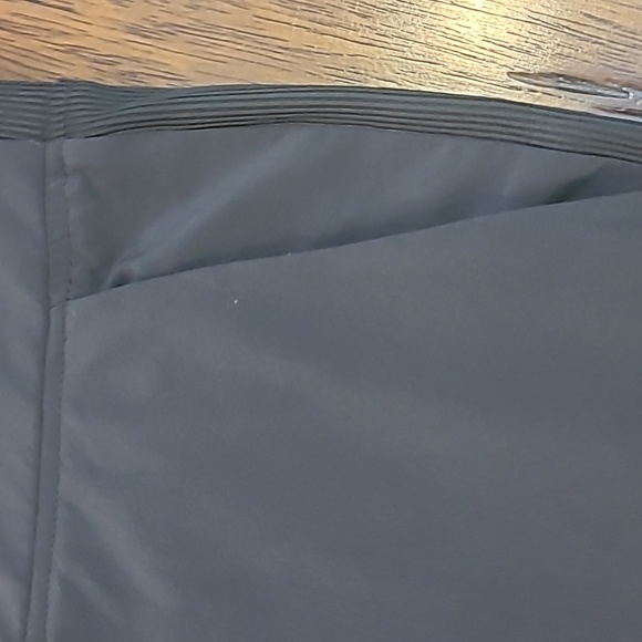 Athleta cropped Pants size 4.  Excellent Condition - Picture 4 of 10